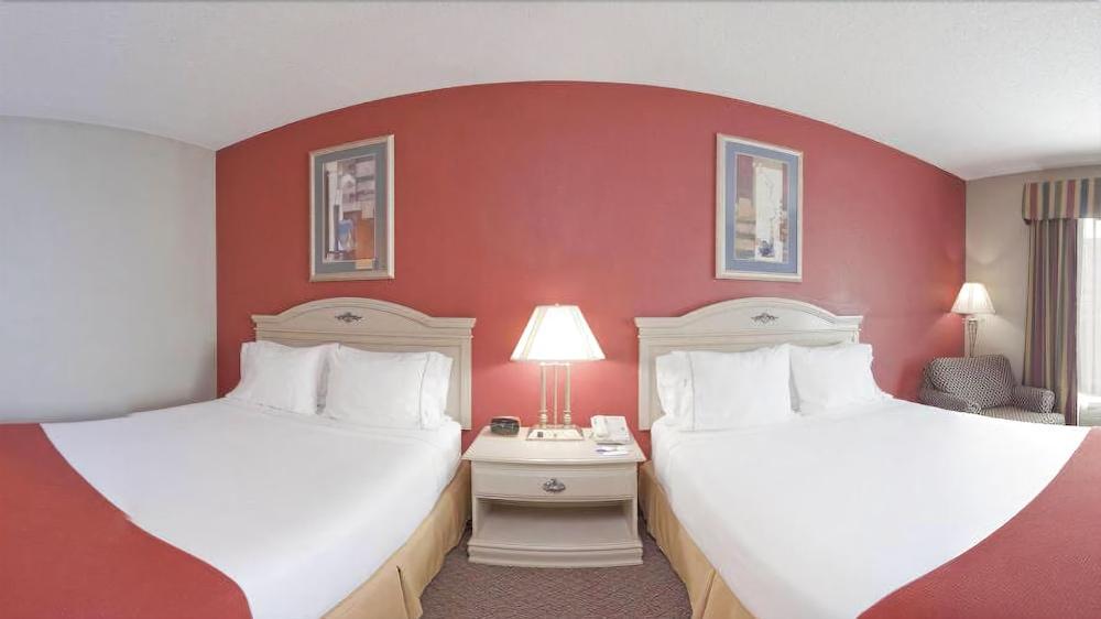 Holiday Inn Express Hotel & Suites London By Ihg Ngoại thất bức ảnh